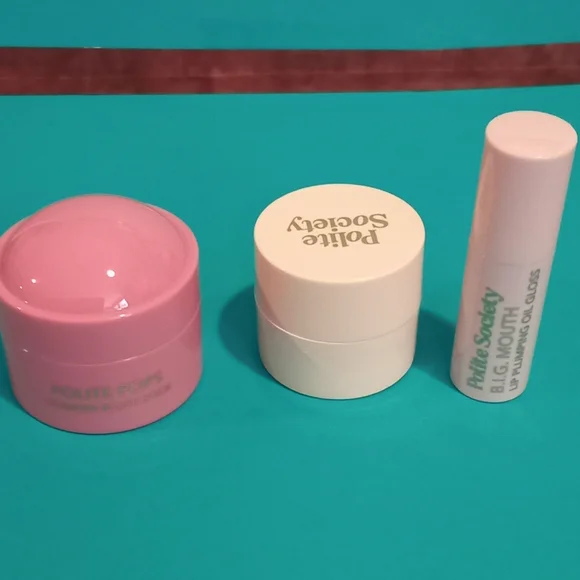 Polite Society Makeup Set with Pouch - Picture 11 of 16